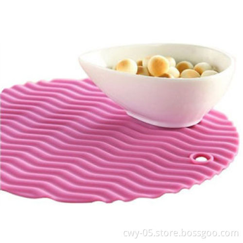 Silicone placemat, wave shape, anti-slip on table and heat resistant
